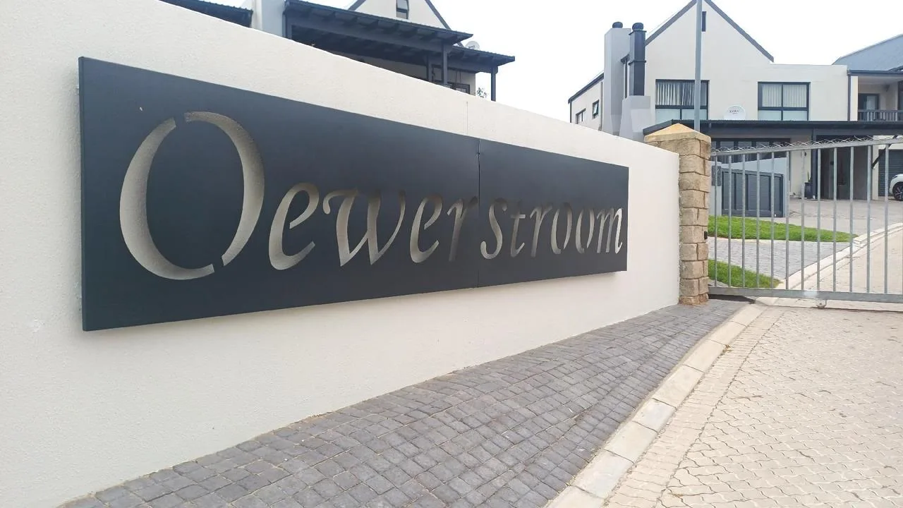 4 Bedroom House for sale in Hartenbos Heuwels