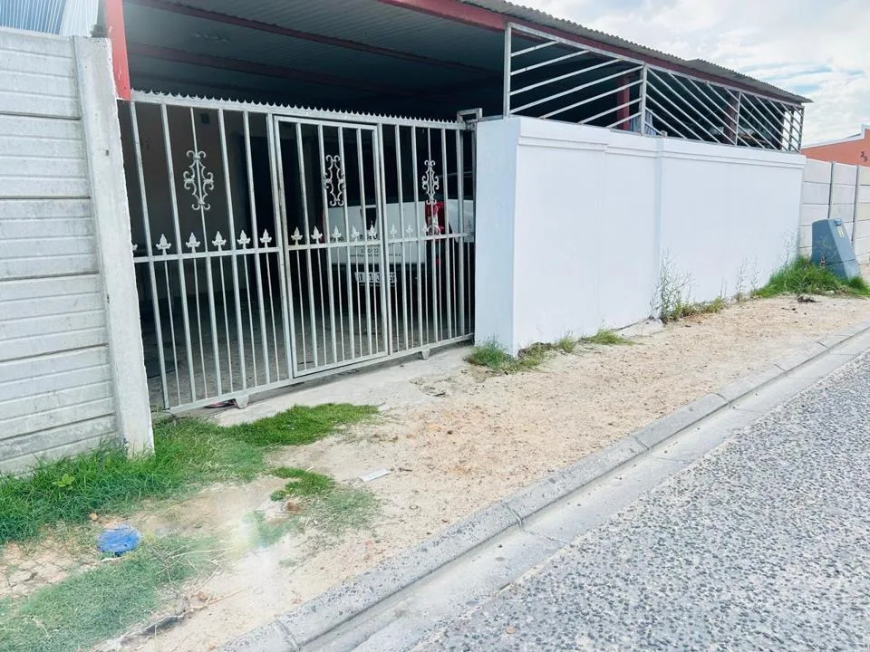 3 Bedroom House for sale in Graceland