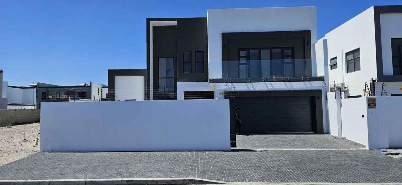 4 Bedroom House for sale in Sandown