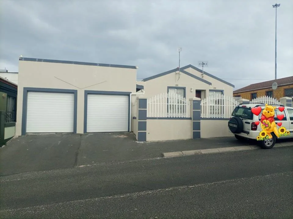 5 Bedroom House for sale in Ilitha Park