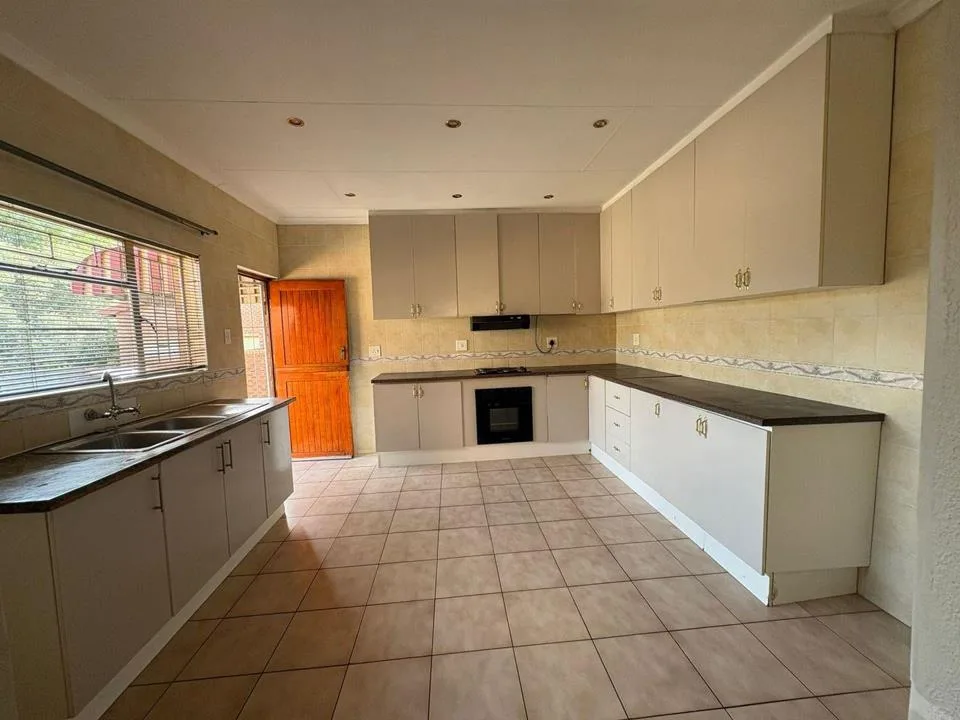 3 Bedroom Townhouse to rent in Aviary Hill