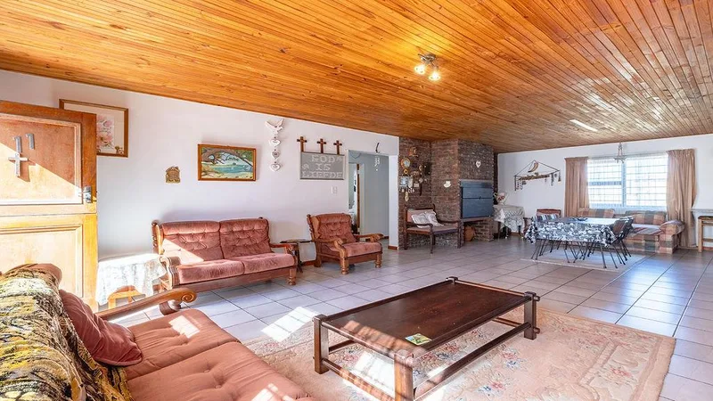3 Bedroom House for sale in Franskraal