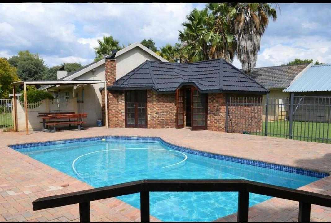 4 Bedroom House for sale in Stilfontein Ext 4