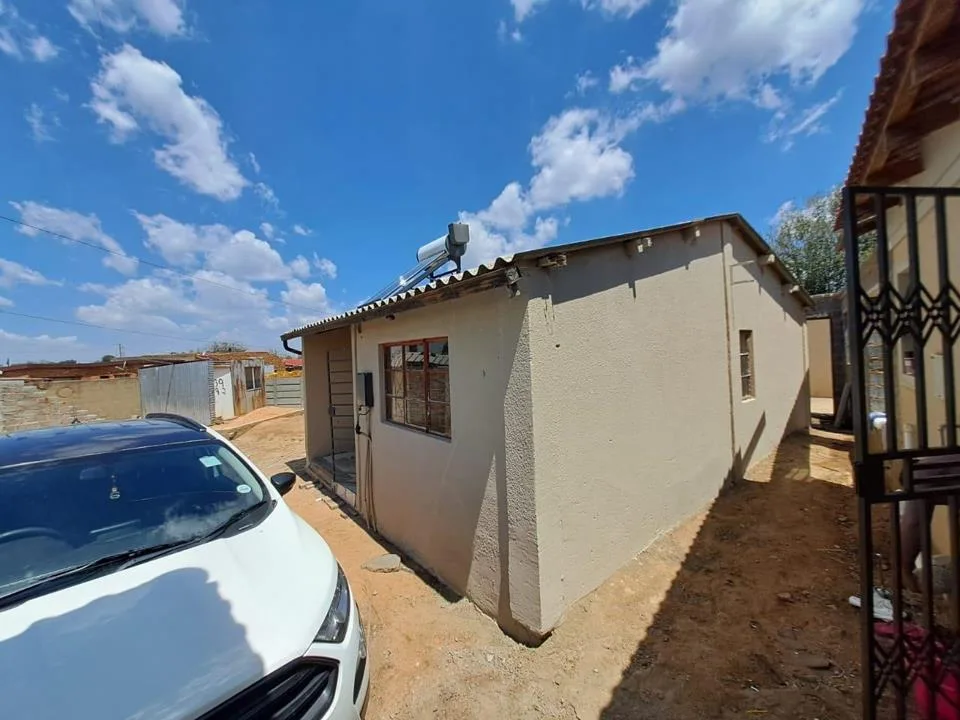1 Bedroom House to rent in Daveyton