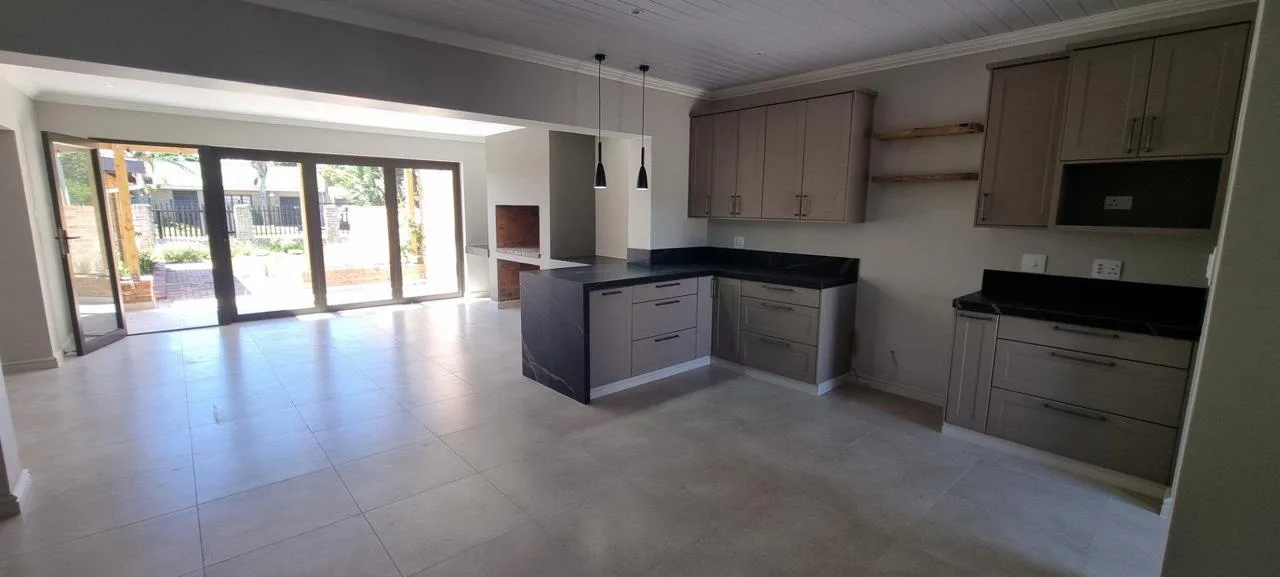 3 Bedroom House for sale in Hartenbos Central