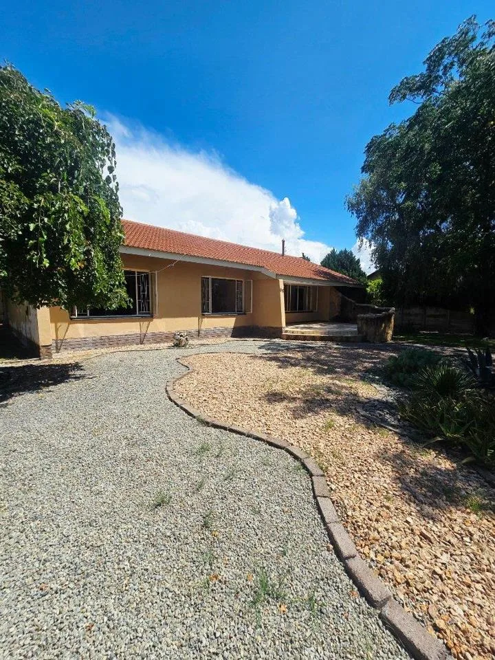 4 Bedroom House for sale in La Hoff