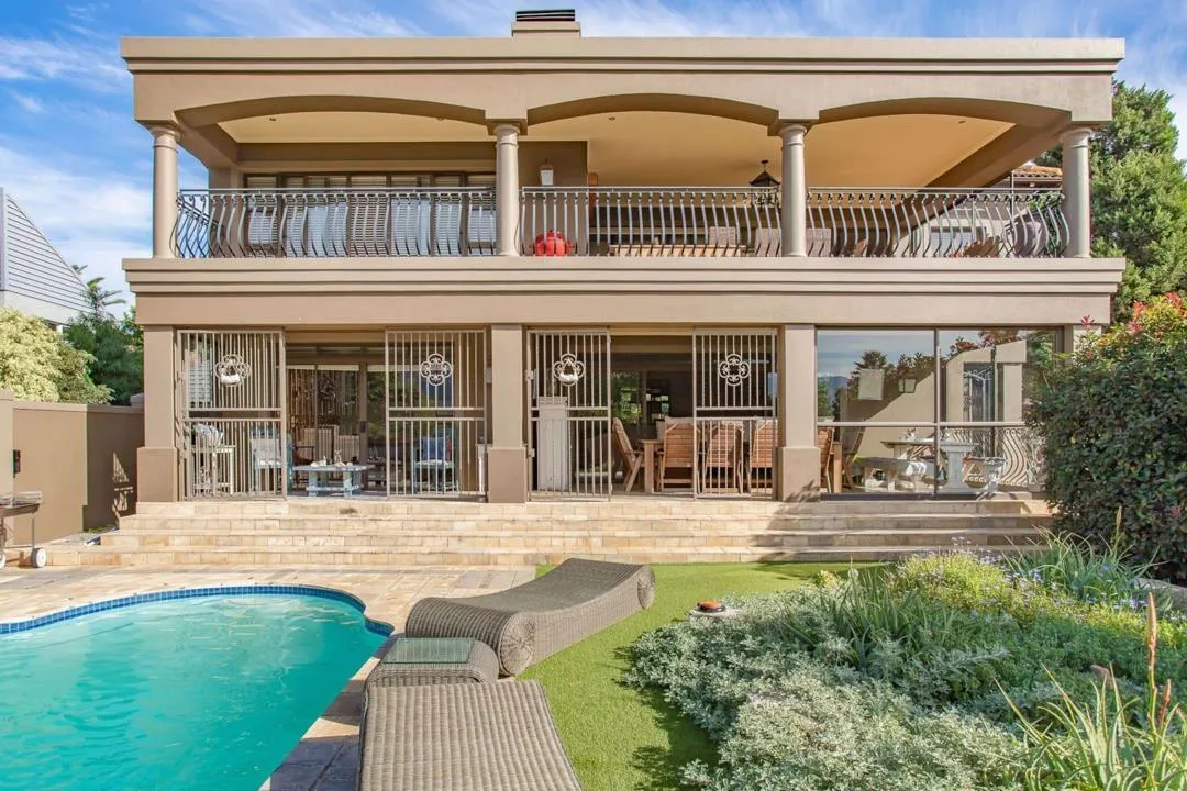 4 Bedroom House for sale in Paarl South