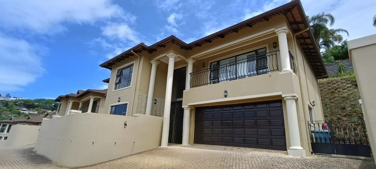 4 Bedroom Townhouse to rent in La Lucia