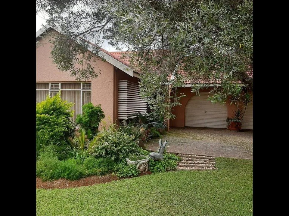 3 Bedroom House for sale in Stilfontein Ext 4