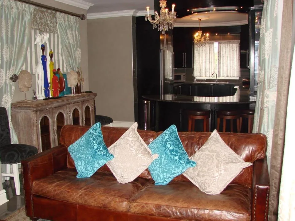 2 Bedroom Apartment / flat to rent in Morningside