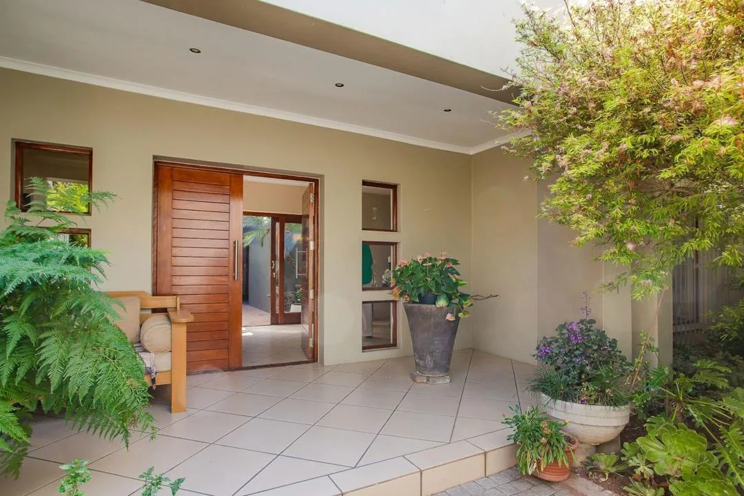 4 Bedroom House for sale in Van Riebeeck Park