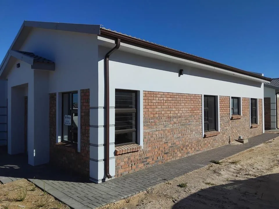 3 Bedroom House for sale in Albertinia