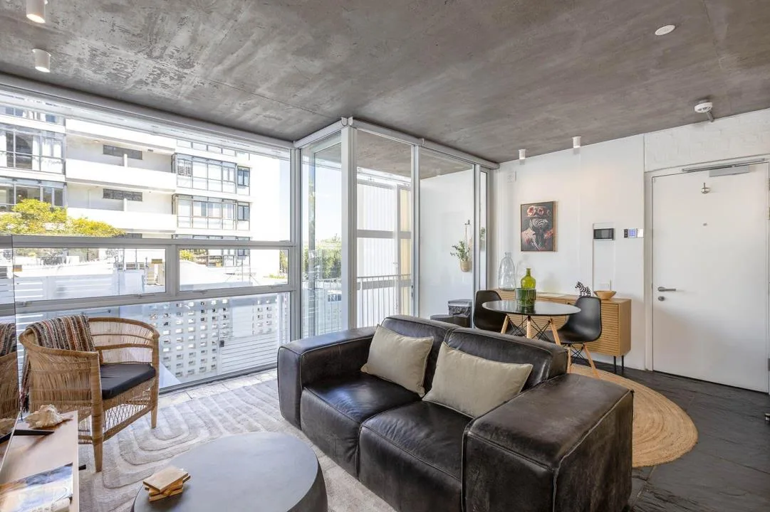 1 Bedroom Apartment / flat for sale in Sea Point
