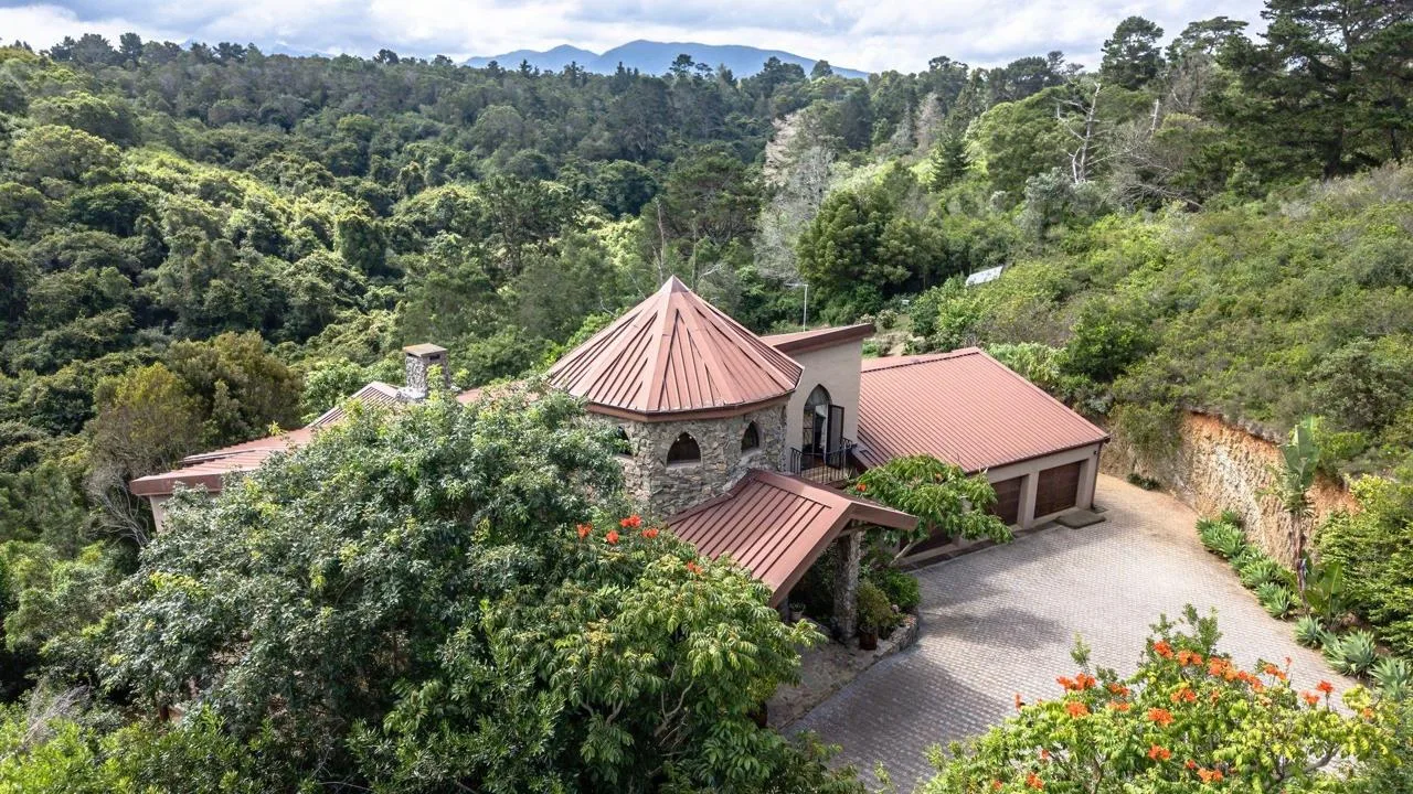 3 Bedroom House for sale in Wilderness Heights