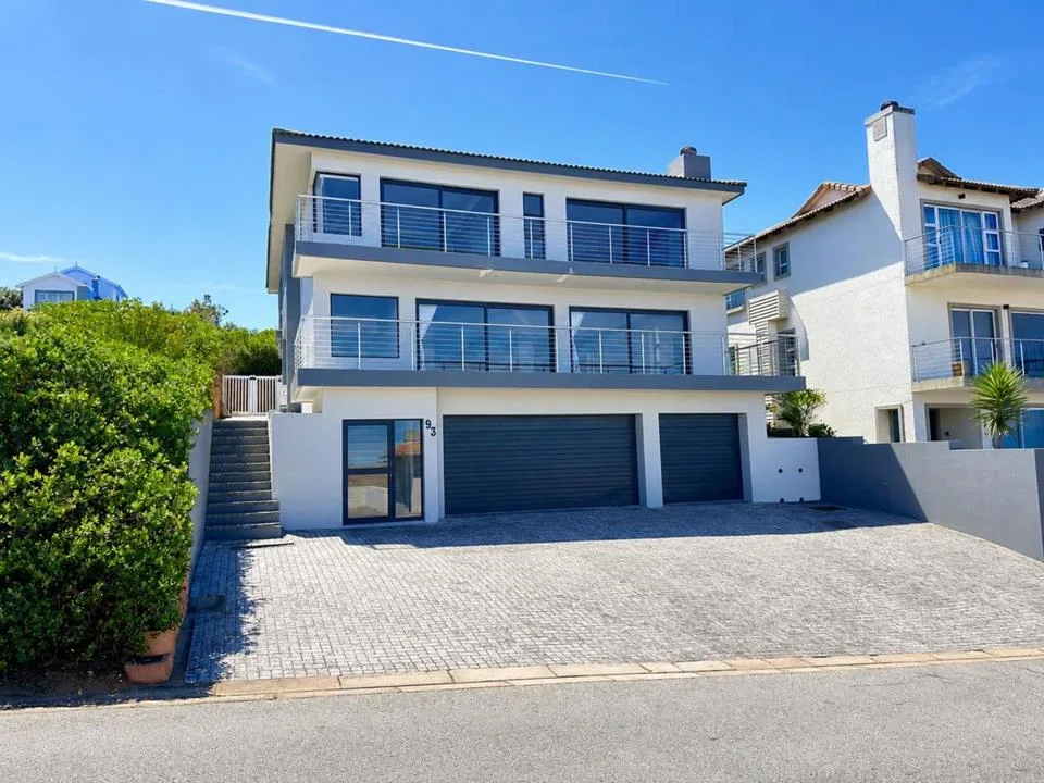 4 Bedroom House for sale in Pinnacle Point Golf Estate