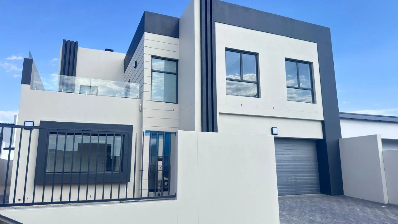 4 Bedroom House for sale in Sandown