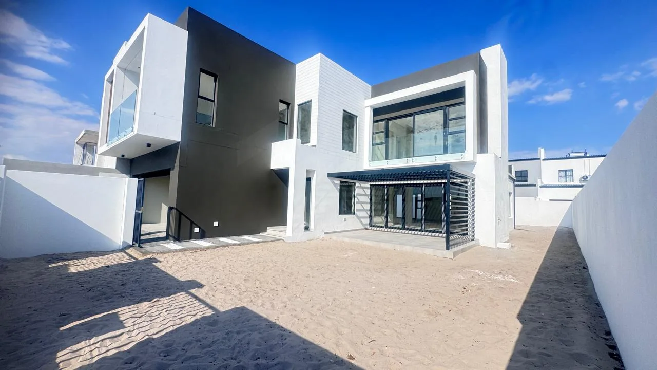 4 Bedroom House for sale in Sandown