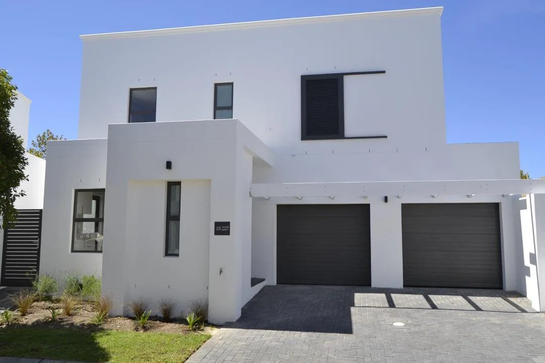 3 Bedroom House for sale in Somerset West Central