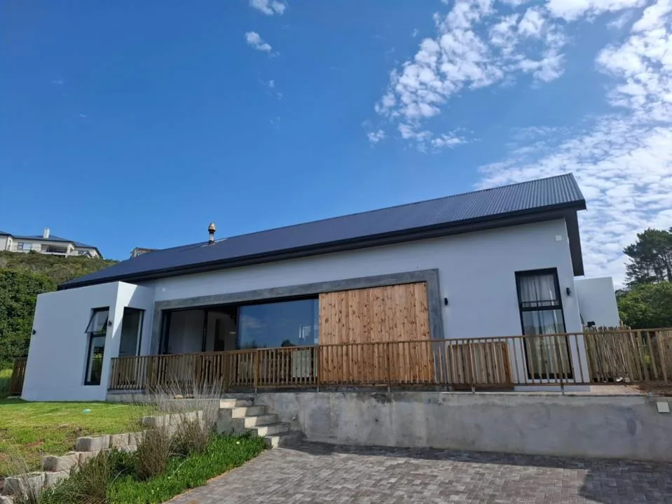 2 Bedroom House for sale in Stilbaai Wes
