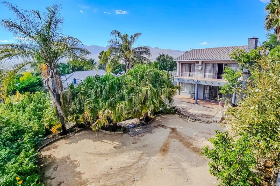 4 Bedroom House for sale in Paarl Central