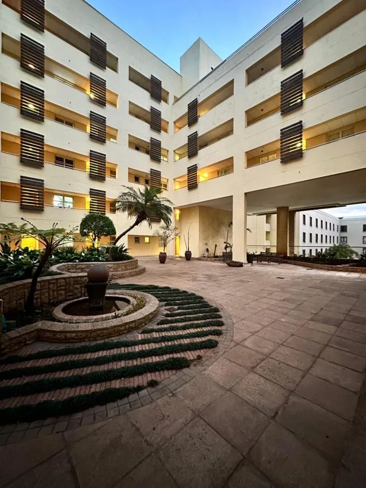 2 Bedroom Apartment / flat to rent in Umhlanga Central