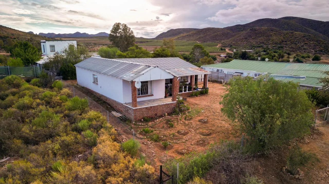 3 Bedroom House for sale in De Rust