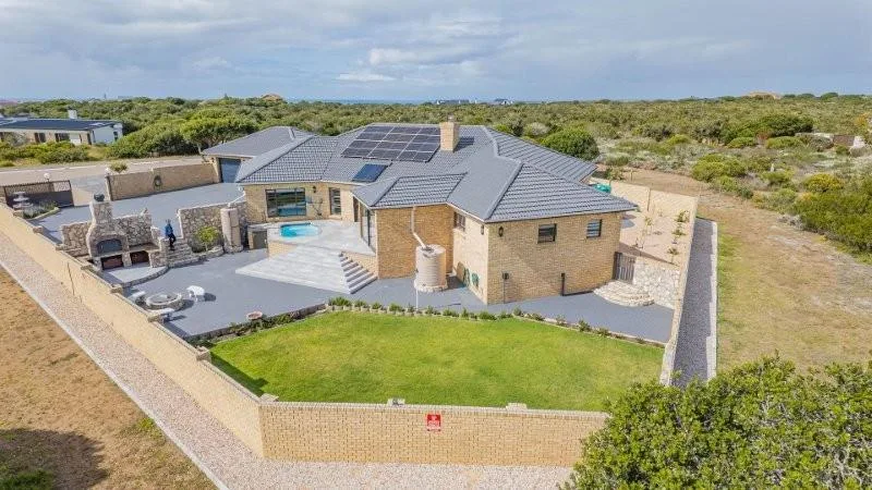 3 Bedroom House for sale in Stilbaai Wes