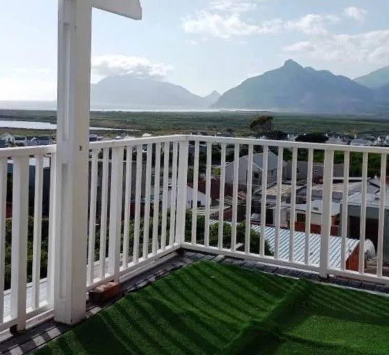 4 Bedroom House for sale in Ocean View