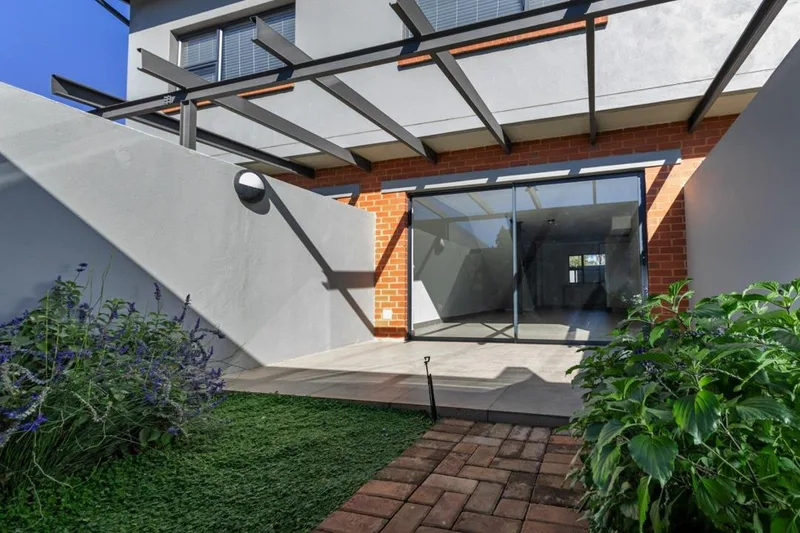 2 Bedroom Townhouse to rent in Olympus AH