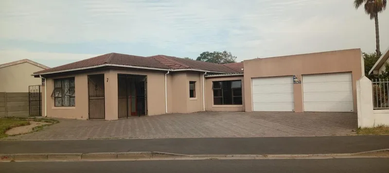 4 Bedroom House for sale in Riverton
