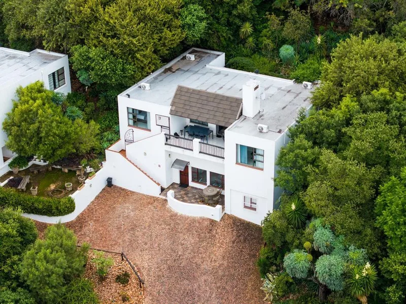 5 Bedroom House for sale in Kosmos