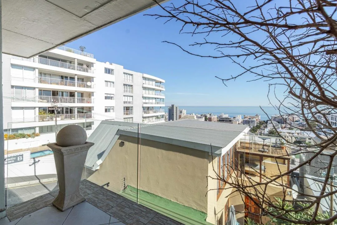 2 Bedroom Apartment / flat for sale in Sea Point