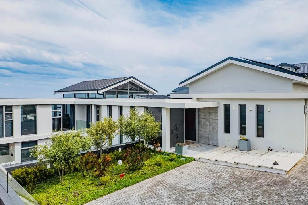 6 Bedroom House for sale in Pinnacle Point Golf Estate