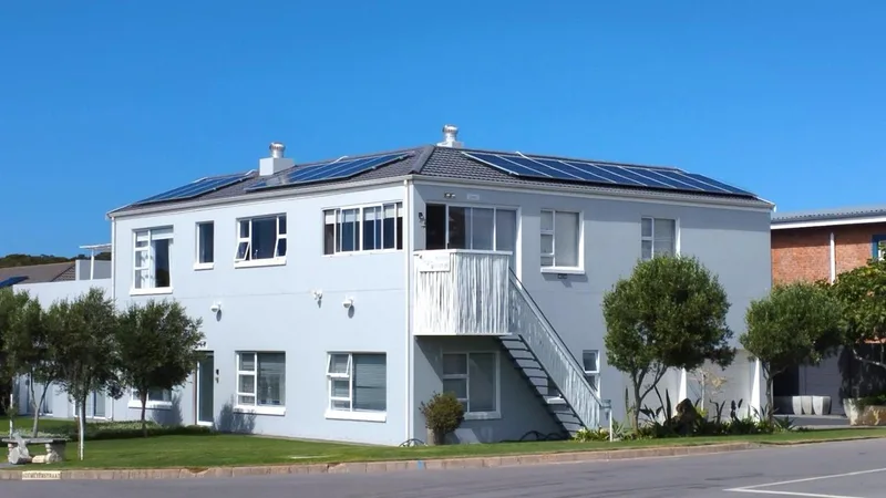 7 Bedroom House for sale in Stilbaai Wes
