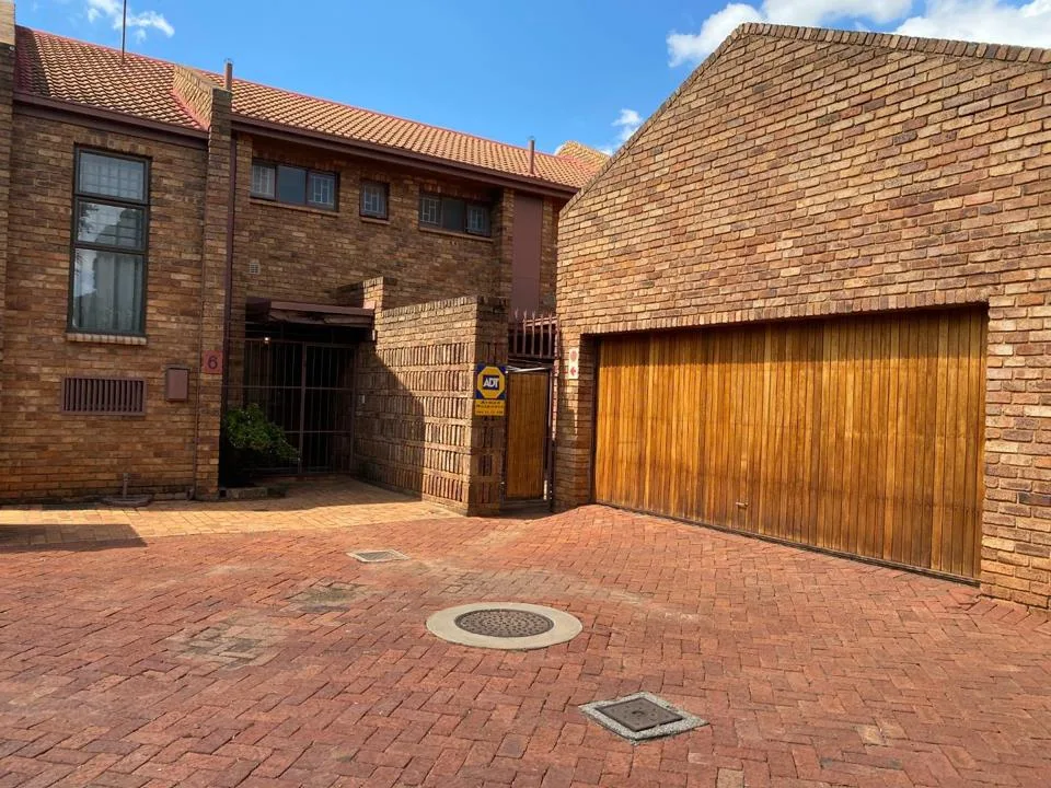 4 Bedroom Townhouse to rent in Hatfield