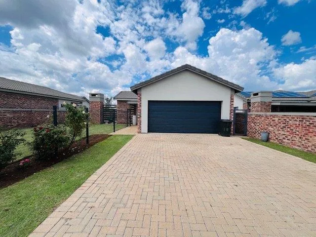 3 Bedroom Townhouse for sale in Baillie Park