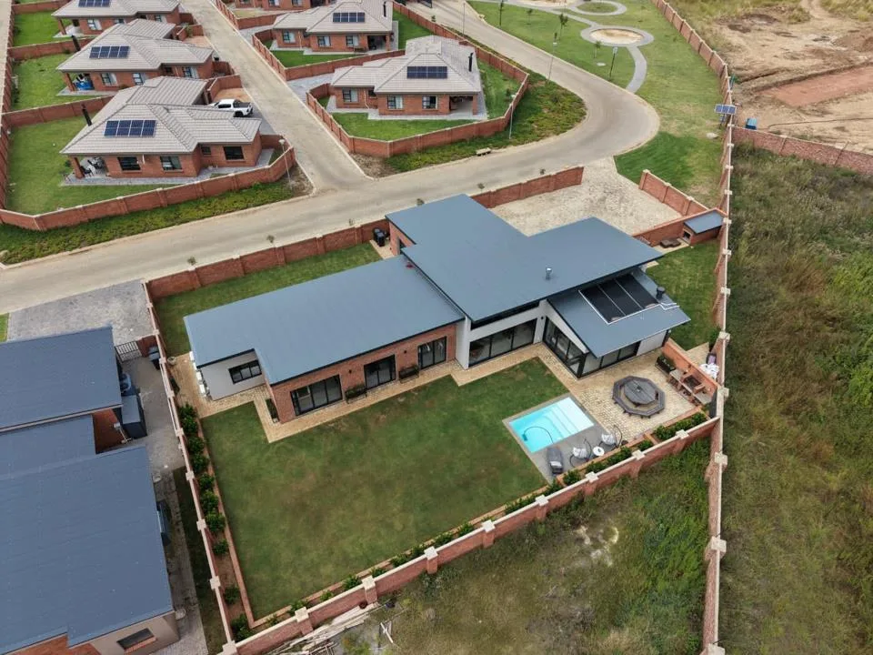 3 Bedroom House for sale in Van Der Hoff Park