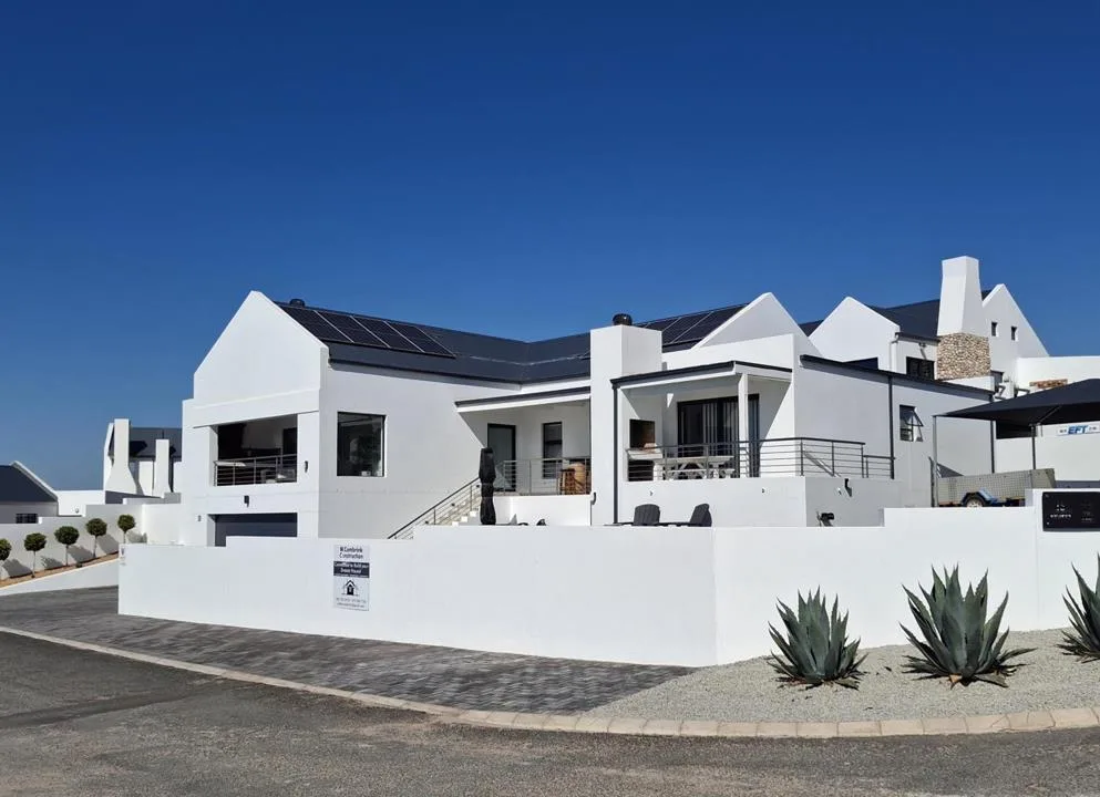 4 Bedroom House for sale in Da Gama Bay