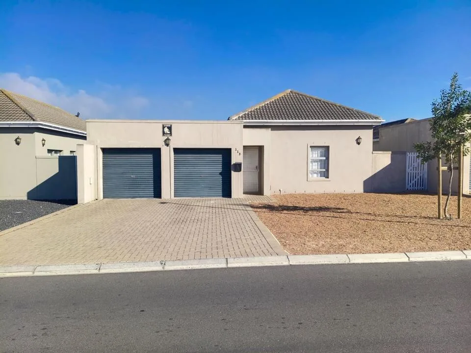 3 Bedroom Townhouse for sale in Zonnendal