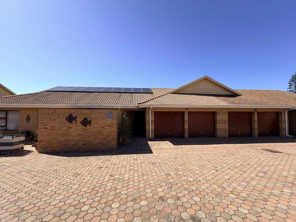 3 Bedroom Townhouse for sale in Hartenbos Central