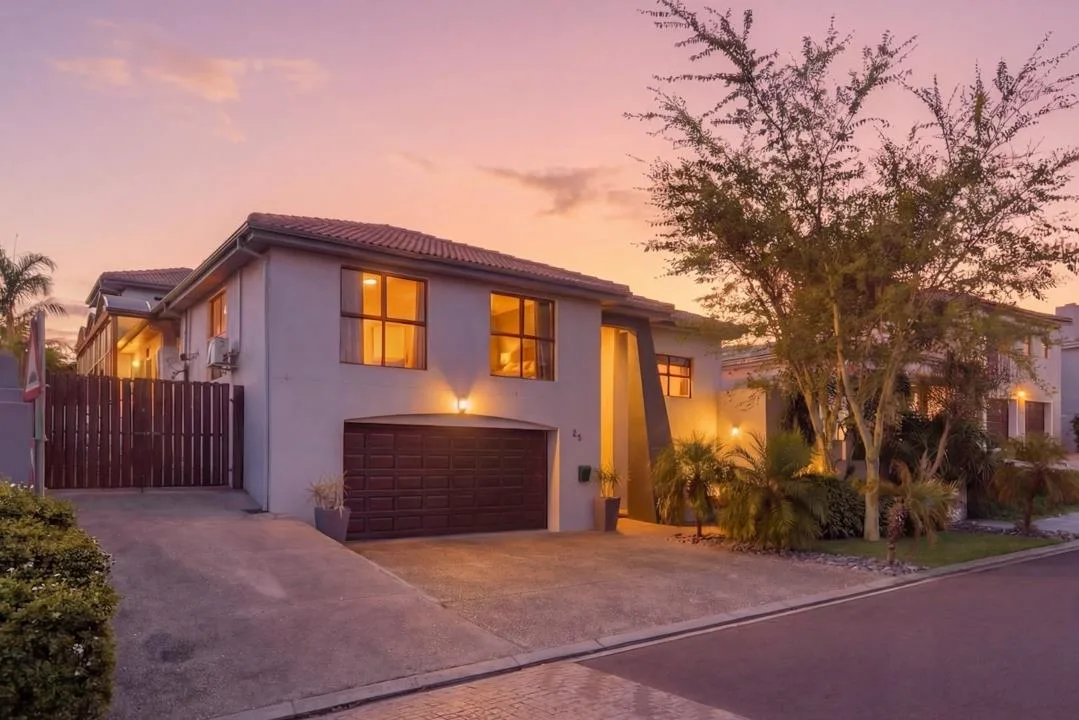 6 Bedroom House for sale in Kleinbron Estate
