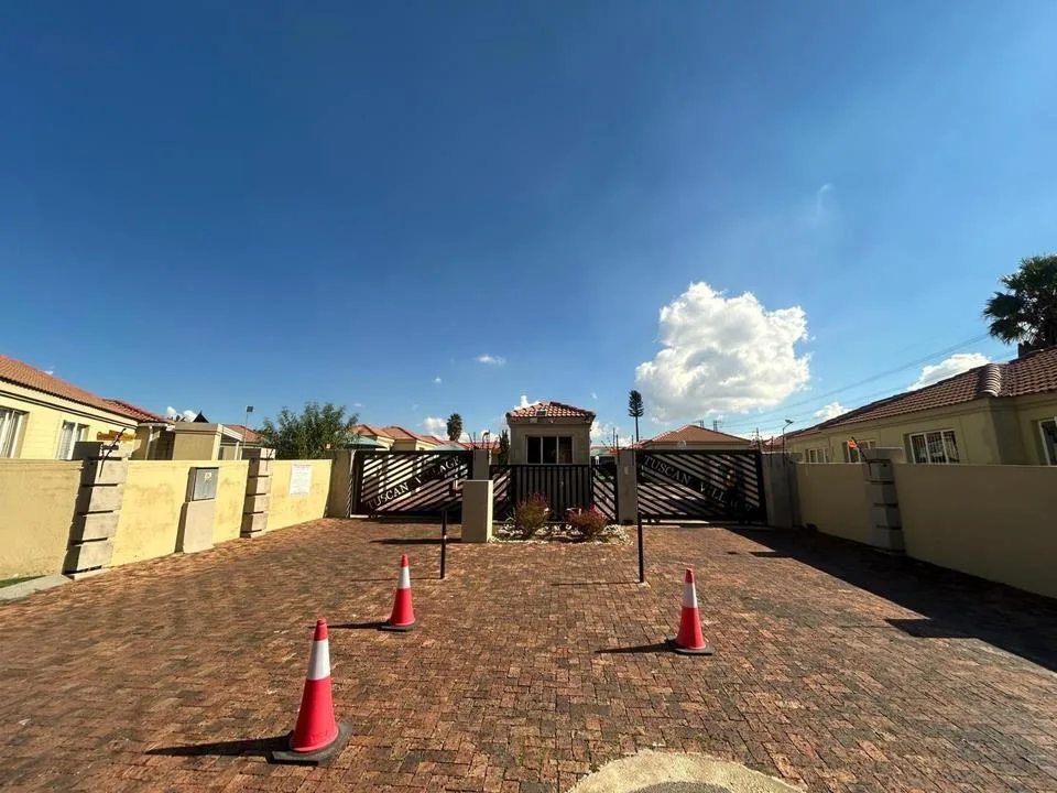 3 Bedroom Townhouse to rent in Elandspark