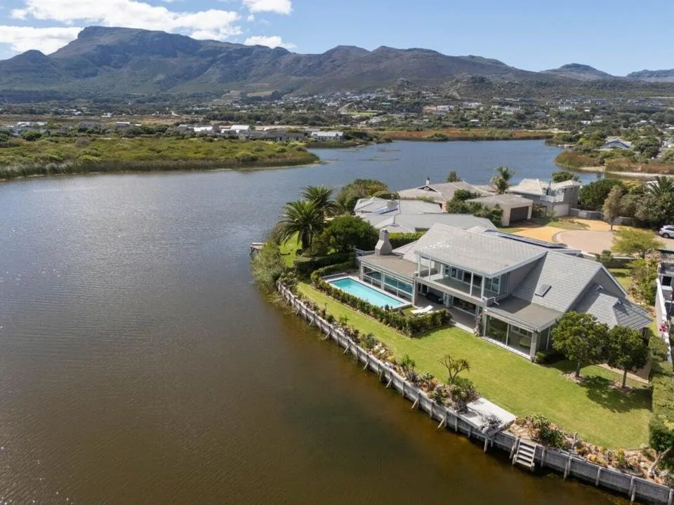 3 Bedroom House for sale in Lake Michelle Security and Eco Estate