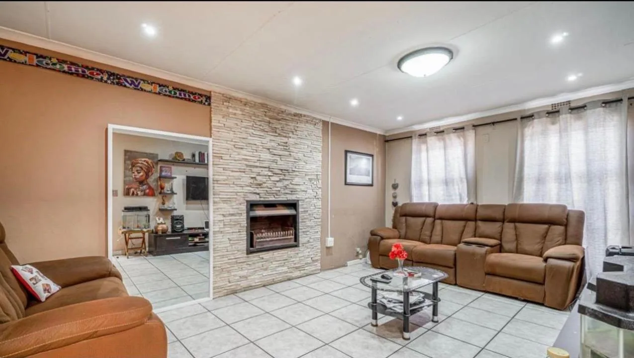 3 Bedroom House for sale in Strandfontein Village