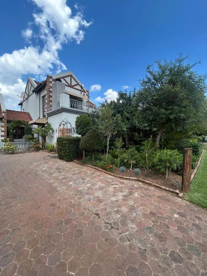 3 Bedroom House for sale in Meerhof