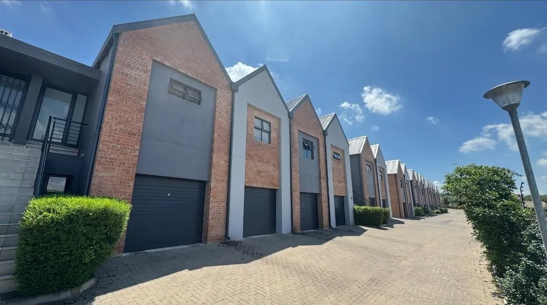 2 Bedroom Townhouse to rent in Olympus AH