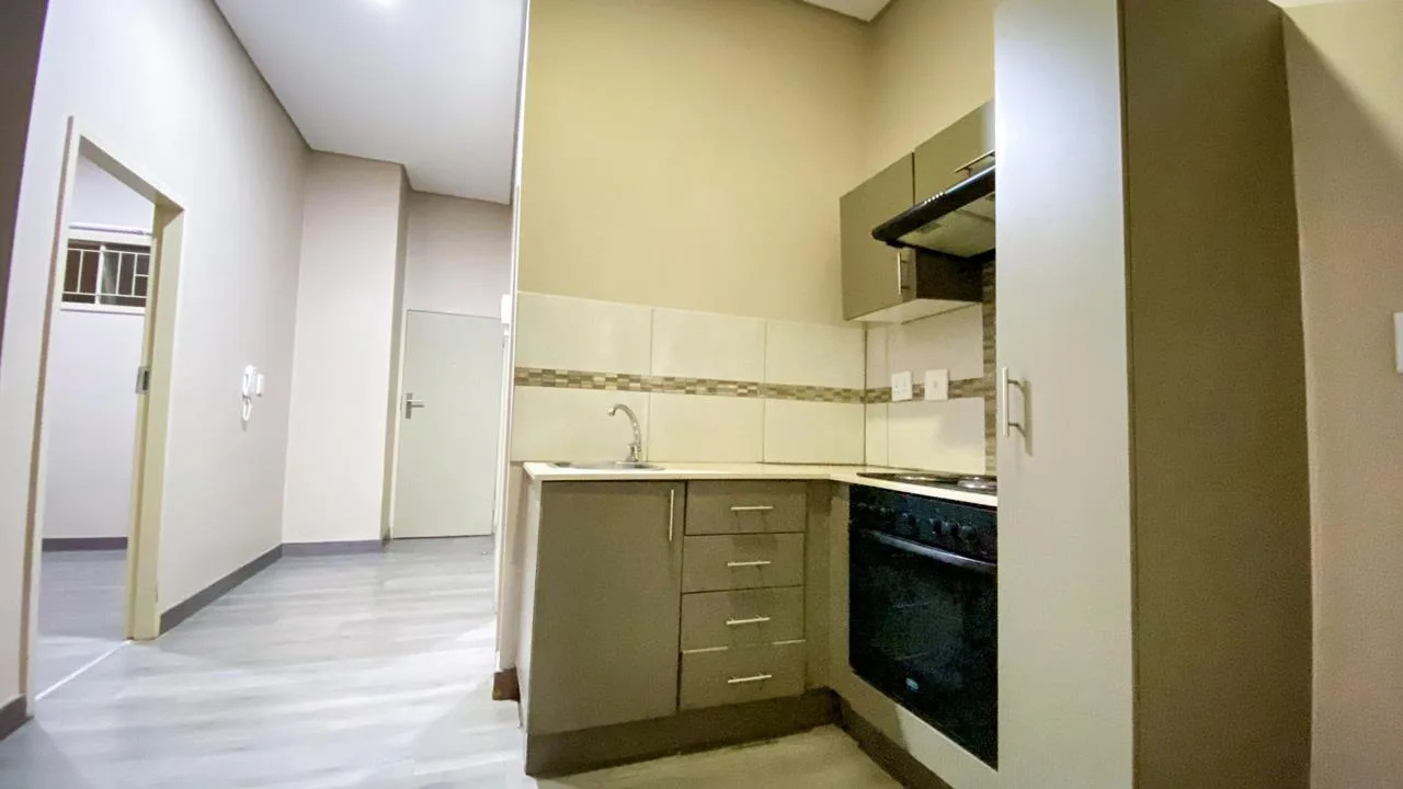 0.5 Bedroom Apartment / flat to rent in Johannesburg Central