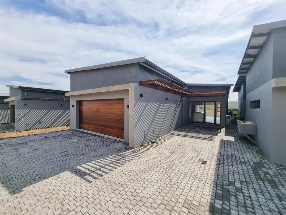 3 Bedroom Townhouse to rent in Palm Lakes Estate