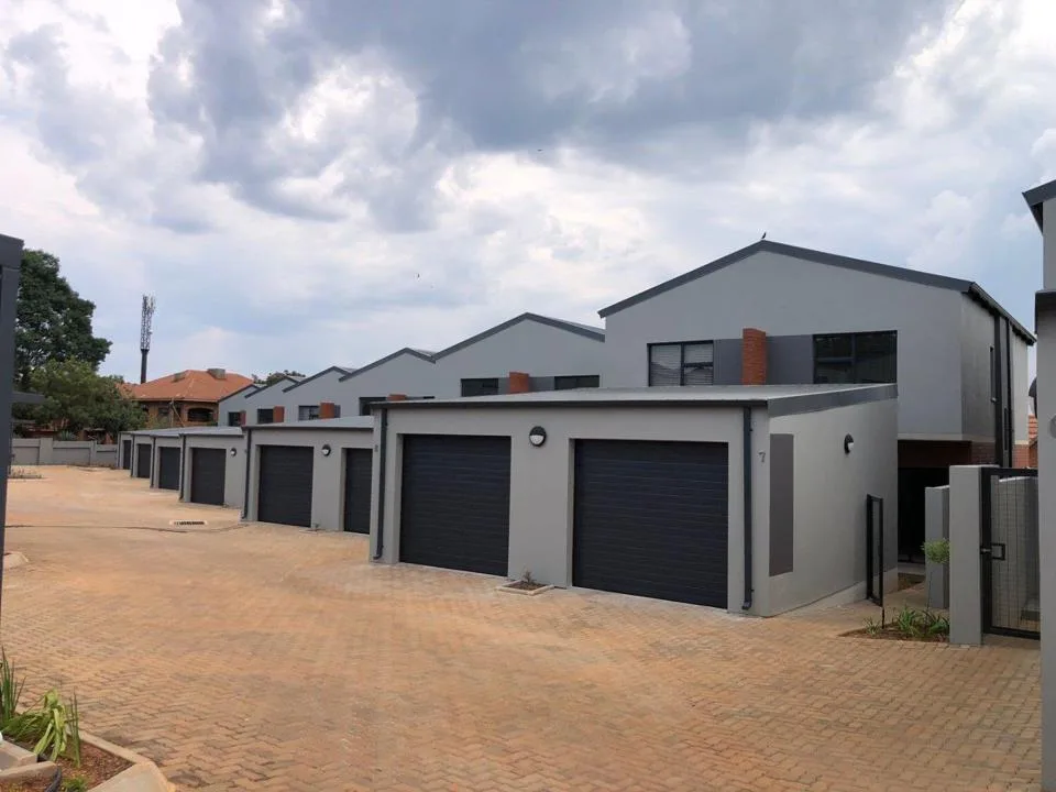 2 Bedroom Townhouse to rent in Olympus AH