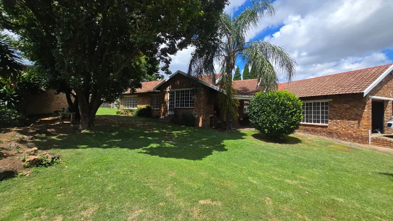 4 Bedroom House to rent in The Reeds